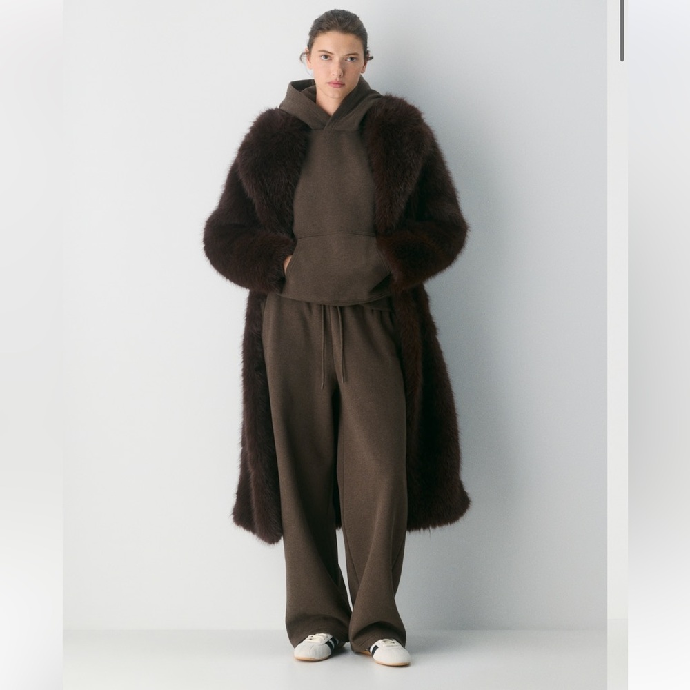 Aritzia LIKE NEW Cozy Sweatfleece Boyfriend Wide Sweatpant M